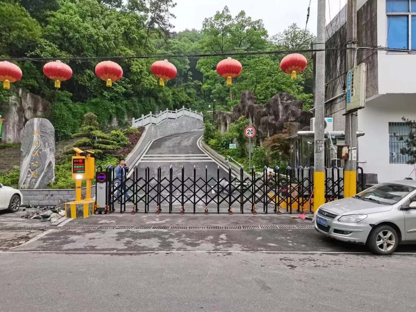 High Quality Aluminum Retractable Gates Driveway Used Modern Remote Sliding Gates