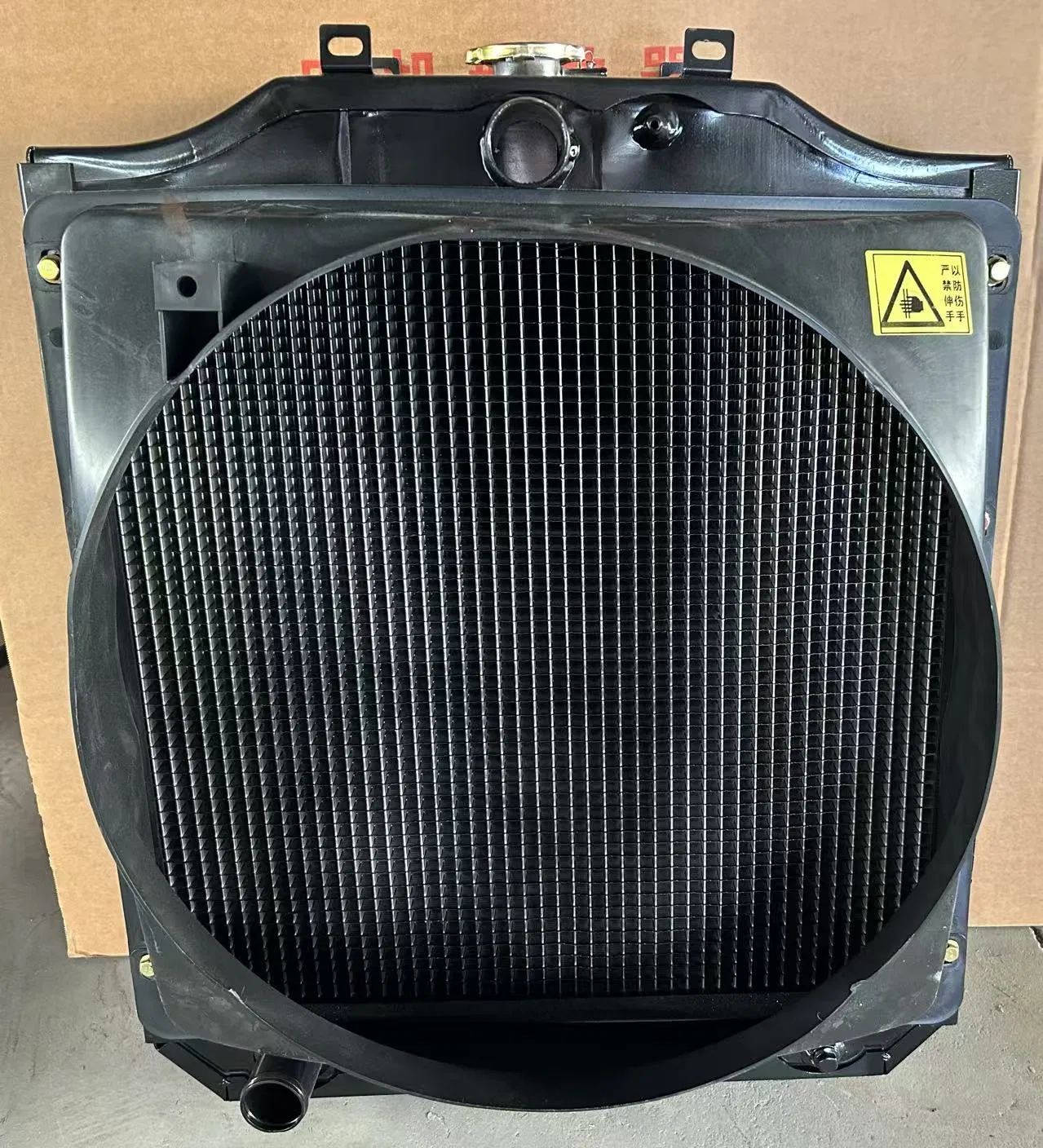 Алюминиевый радиатор для тракторов Lovol