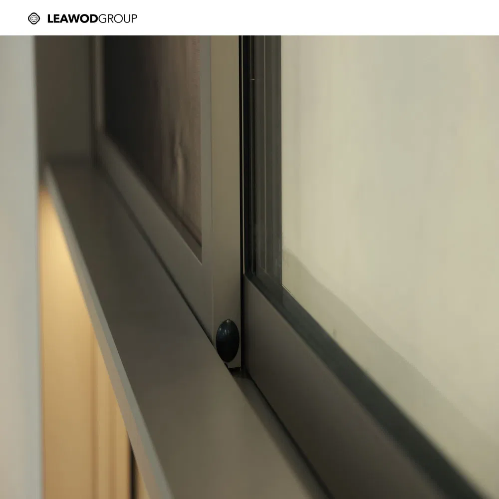 Раздвижное окно с москитной сеткой из алюминиевого профиля