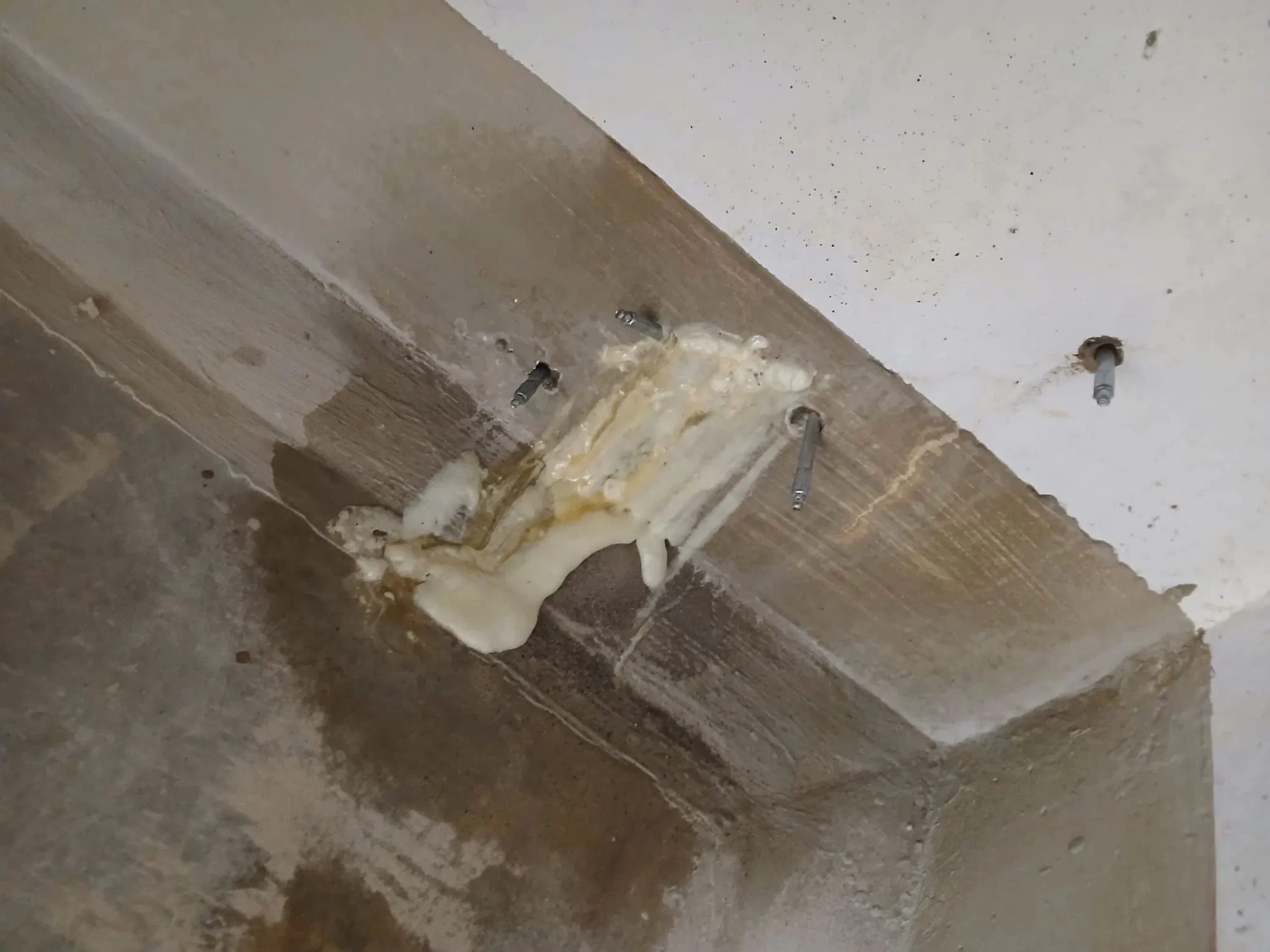 Chemical Hydrophobic PU Grouting Materials Waterproof Coating Repair Water PU Leakage Plugging Plastic Material