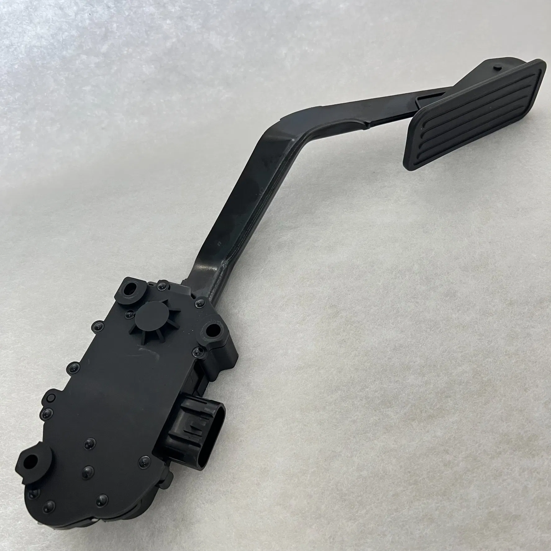 Педаль акселератора 15150990 для Isuz Ascender