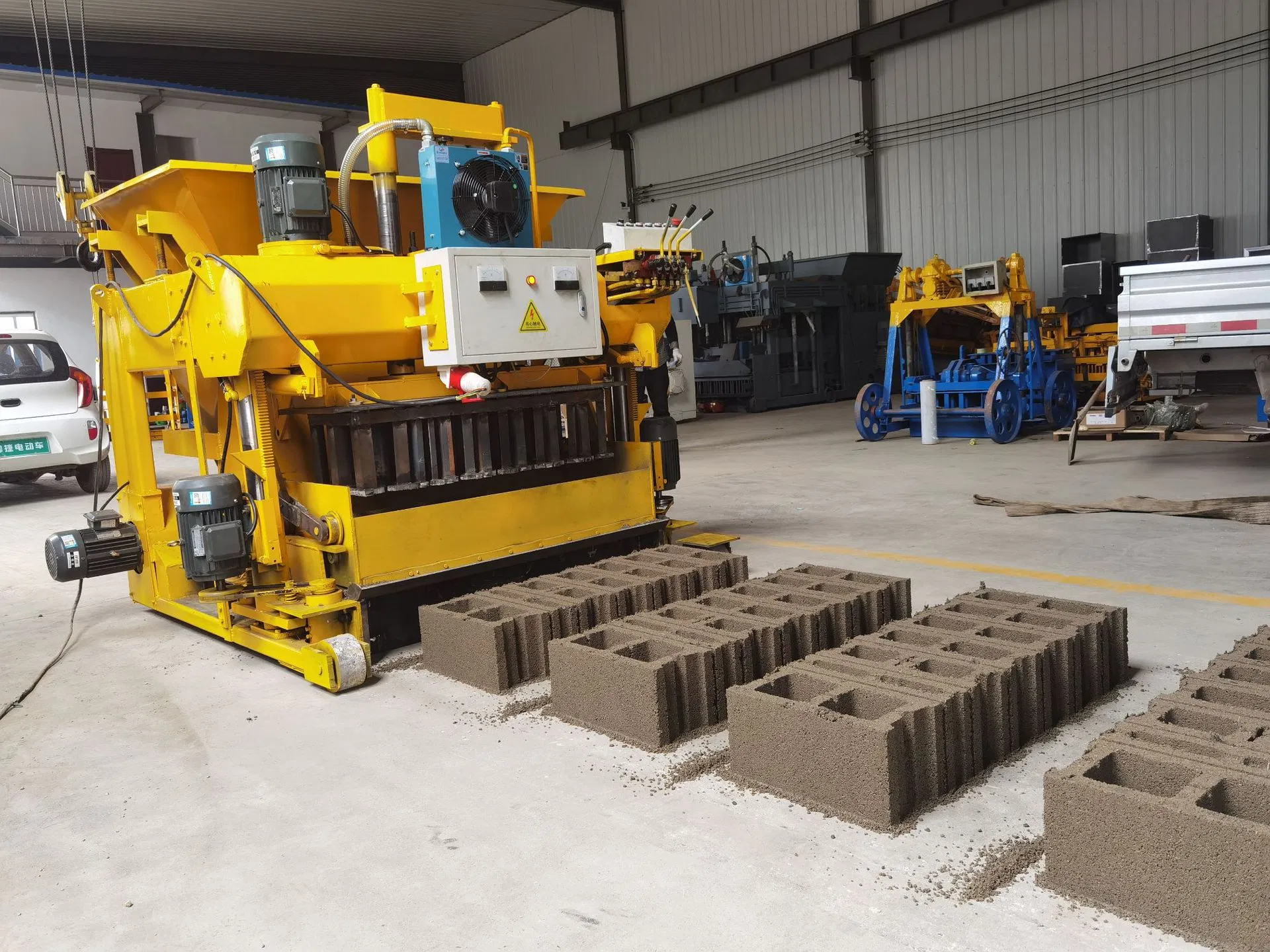 Qnj6-30 Concrete Brick Making Machine