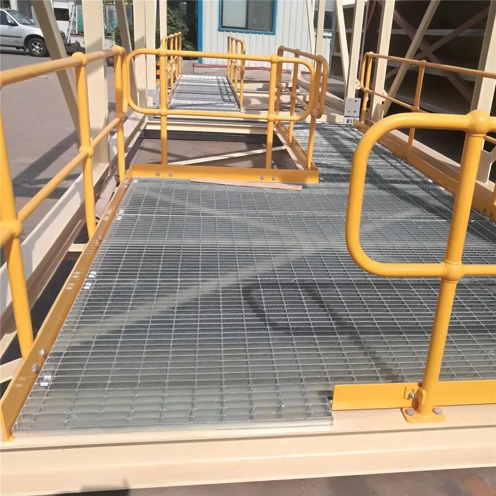Heavy-Duty Serrated Steel Grating for Safe Walkway Platforms