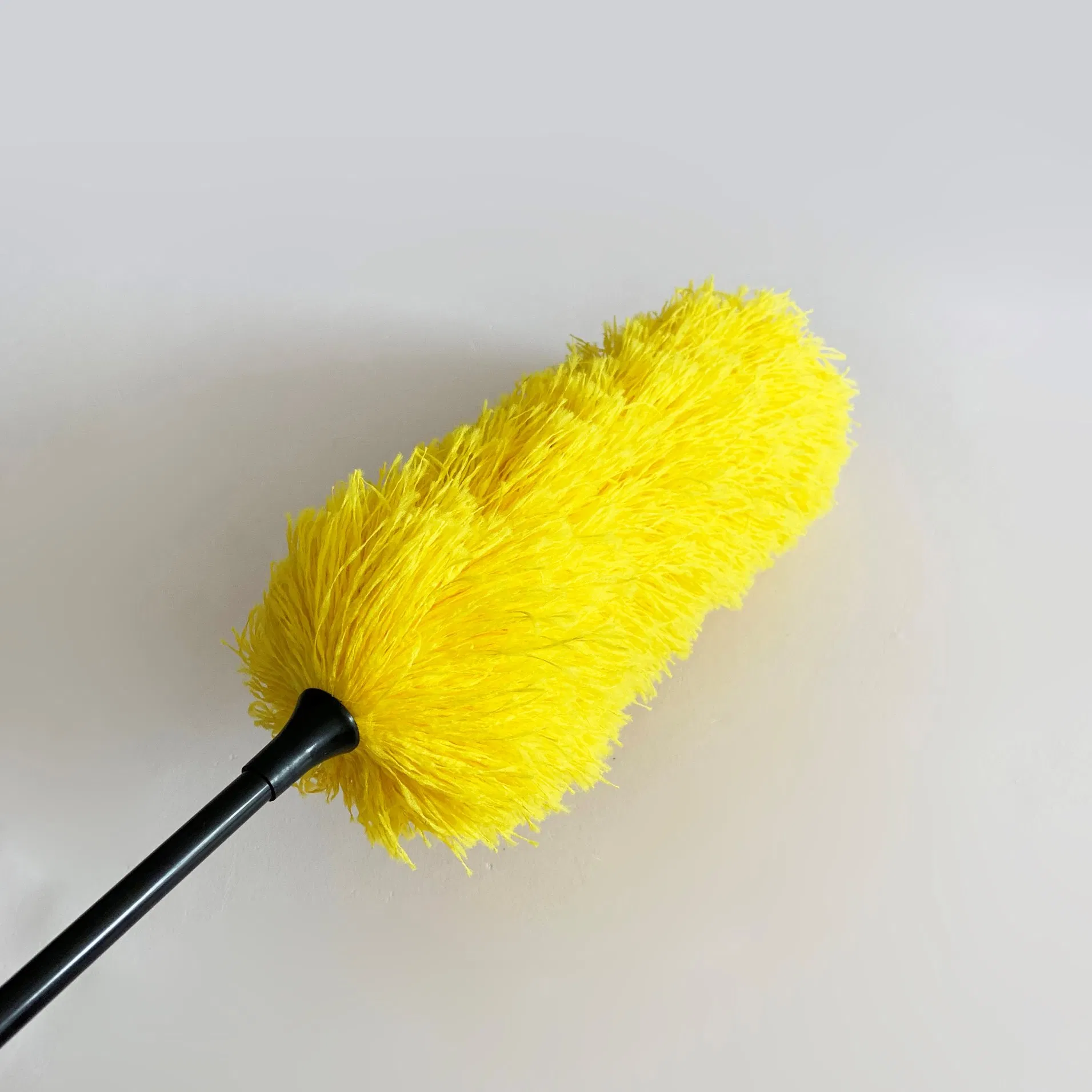 Wholesales Price Durable Flexible Soft Large Surface Static Fluffy Dusting Cleaner with PP Block Microfibre Duster Head and PVC Handle for Furniture Cleaning