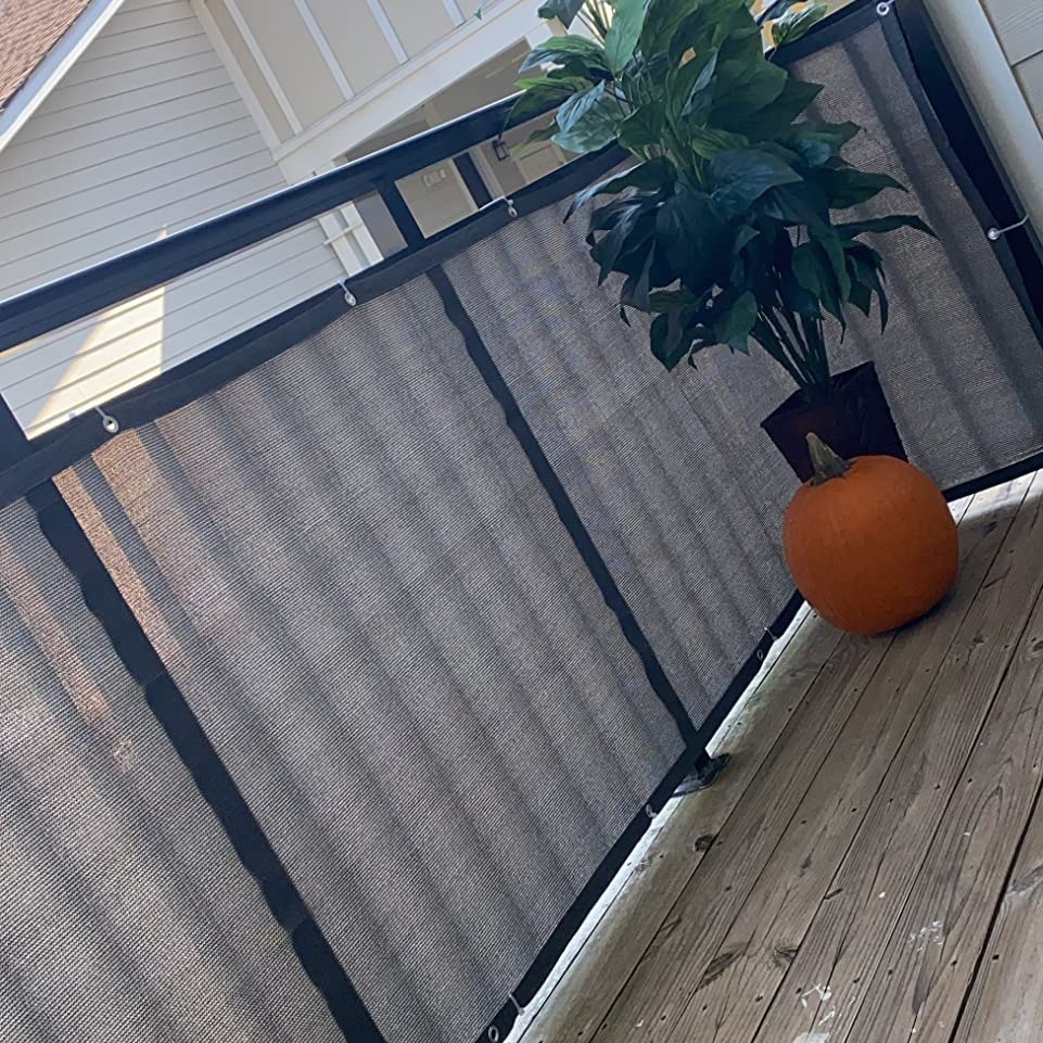 Breathable and Waterproof HDPE Balcony Privacy Screen Mesh Roll for Effective Sunblock and Creating Private Relaxing Area