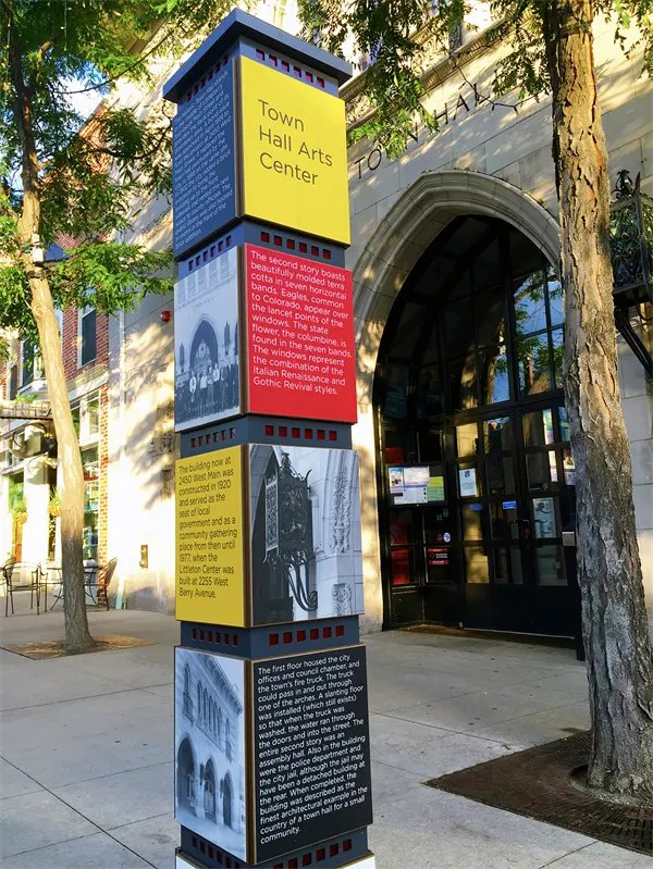 Custom Commercial Pylon Sign Outdoor Illuminated Wayfinding Pylon Signage Petrol Station Gas Station Totem Sign