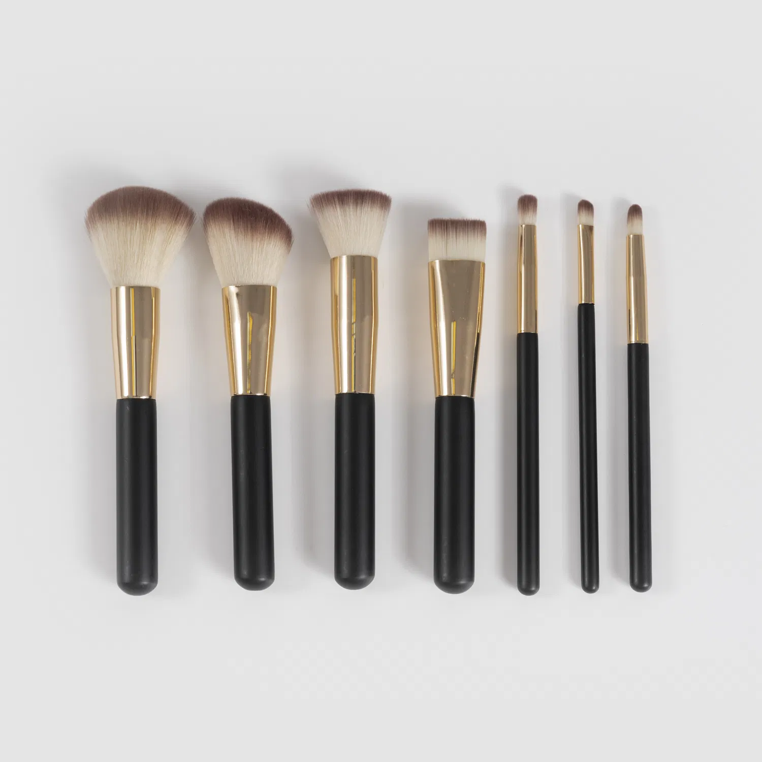 Fluffy Layered Smooth Fine Skin Friendly Non Irritating Makeup Brush