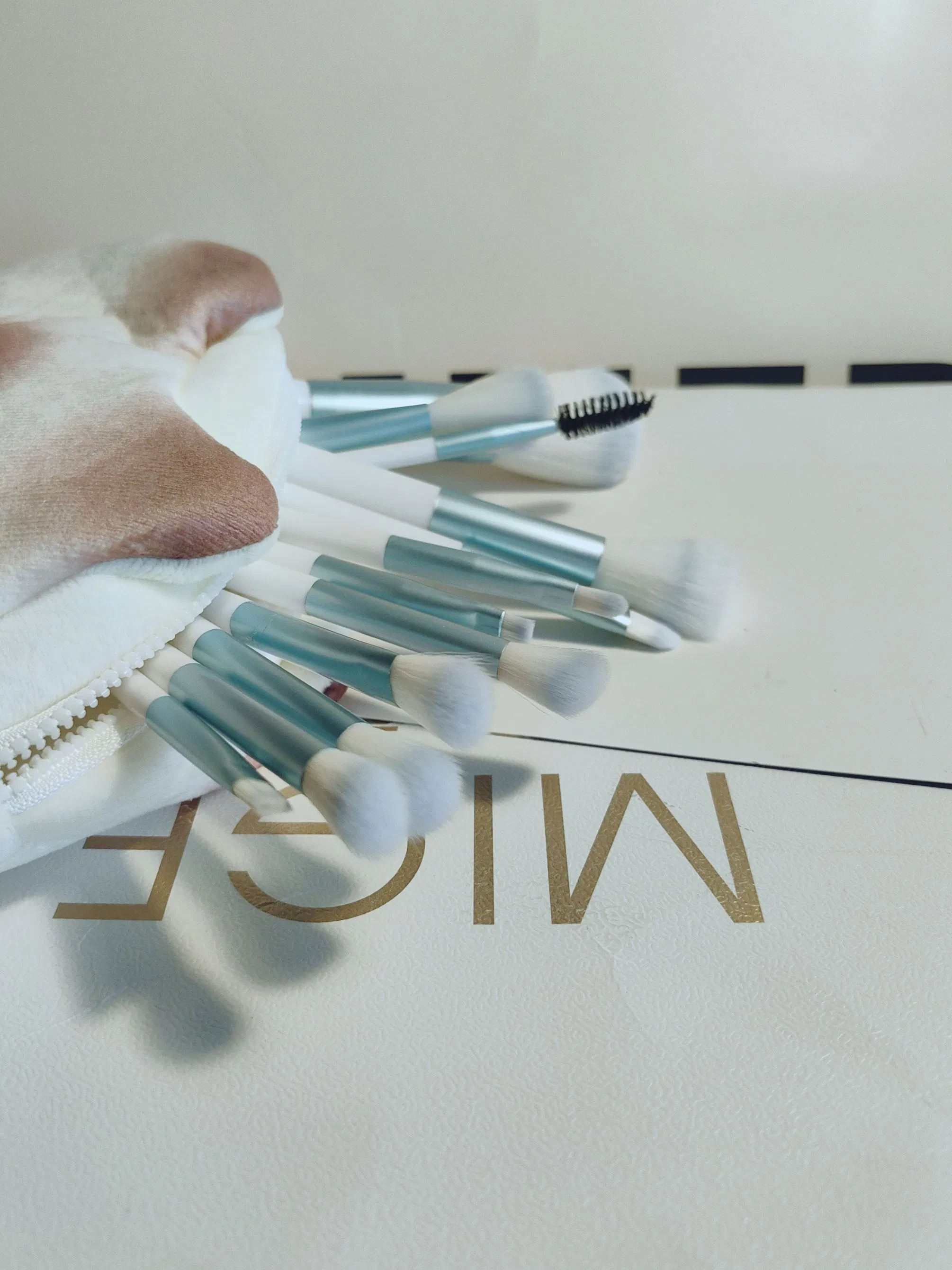 2025 12PCS Wholesaler Makeup Brush Set Professional Beauty Tool