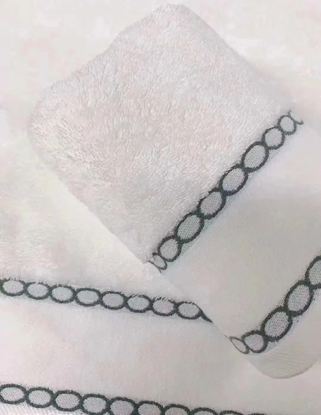 Bath Towel for Hotel Room with Different Colors