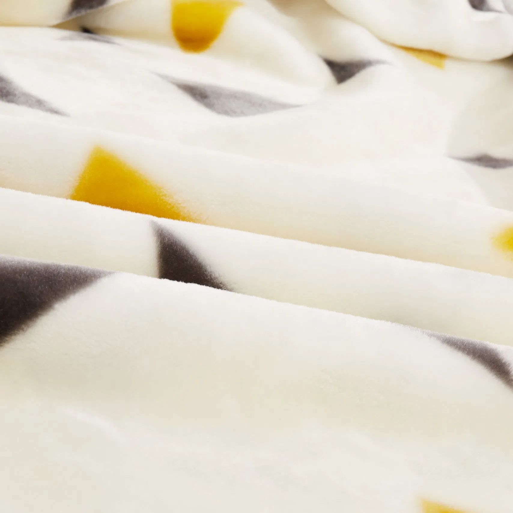 Home Textile Bedding Winter Raschel Blanket Sofa Triangle Flannel Fleece Blankets