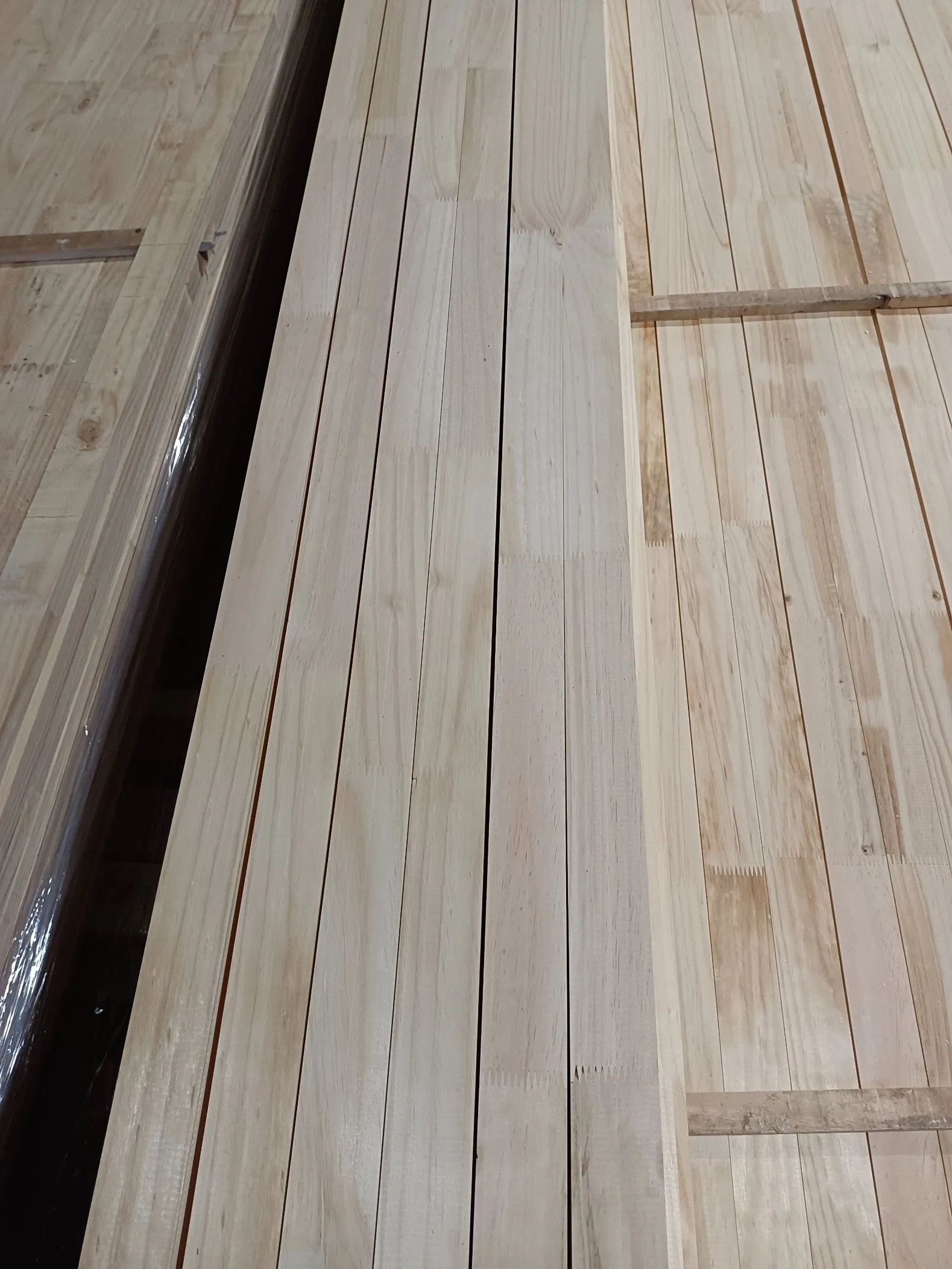 FSC CE Certificated 10mm 40mm Pine Poplar Paulownia Wood Finger Jointed Board
