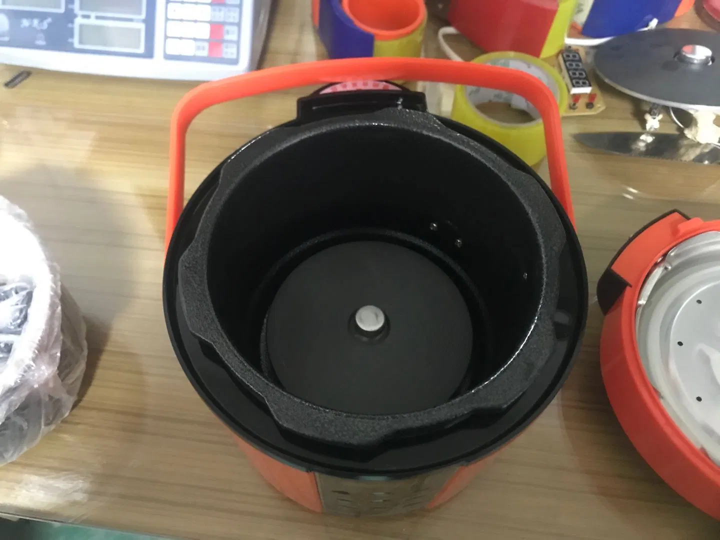 3L Small Size Plastic Housing Electric Pressure Cooker with Handles and Maifanshi Pot