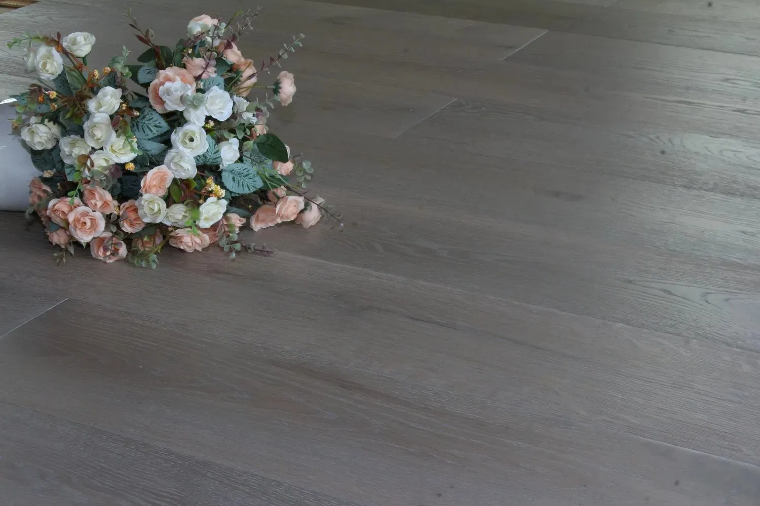 Professional Manufacture Oak Floor UV Lacquered & Brushed Wide Plank Engineered Hardwood Flooring