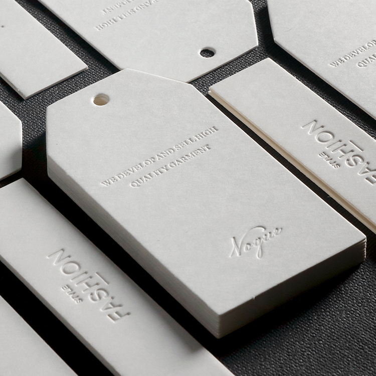 Бирки для одежды с тиснением логотипа