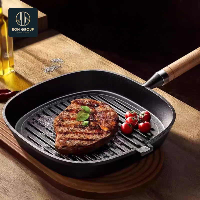 Cookware Pre-Seasoned Skillet Cast Iron Pot for Steak Grill with Wooden Handle and Rust-Resistant