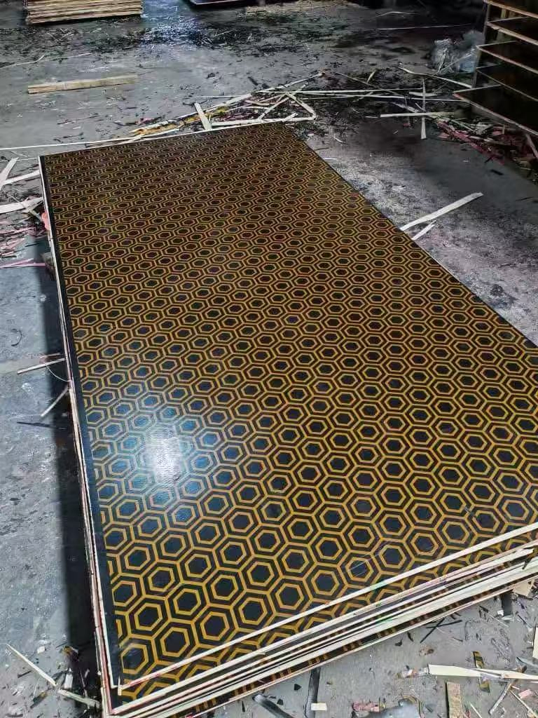 High Grade 12-15-18m Film Faced Plywood Long-Lasting Reusable Directly From Factory for Construction