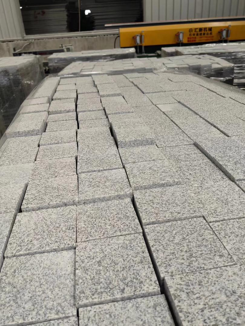 Grey Yellow Red Black White Granite Cobble Stone Cubestone for Walkway/Driveway/Parking Pavers/Paving