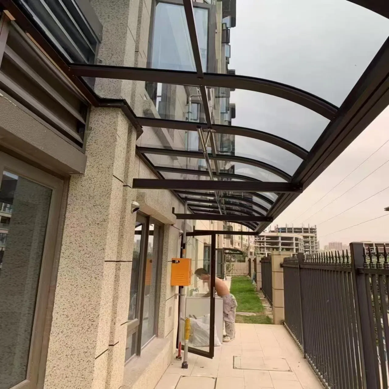 14. Factory Price Aluminum Outdoor Patio Awning Parking Canopy Price Carport Residential Quiet for Glass Door Awning