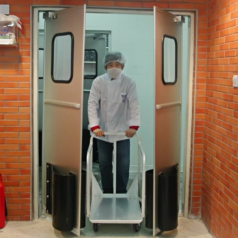 Double Acting Swinging Aactive Thermal Insulated Stainless Steel Metal or ABS Impact Traffic Door for Food Factory or Cold Rooms or Restaurant