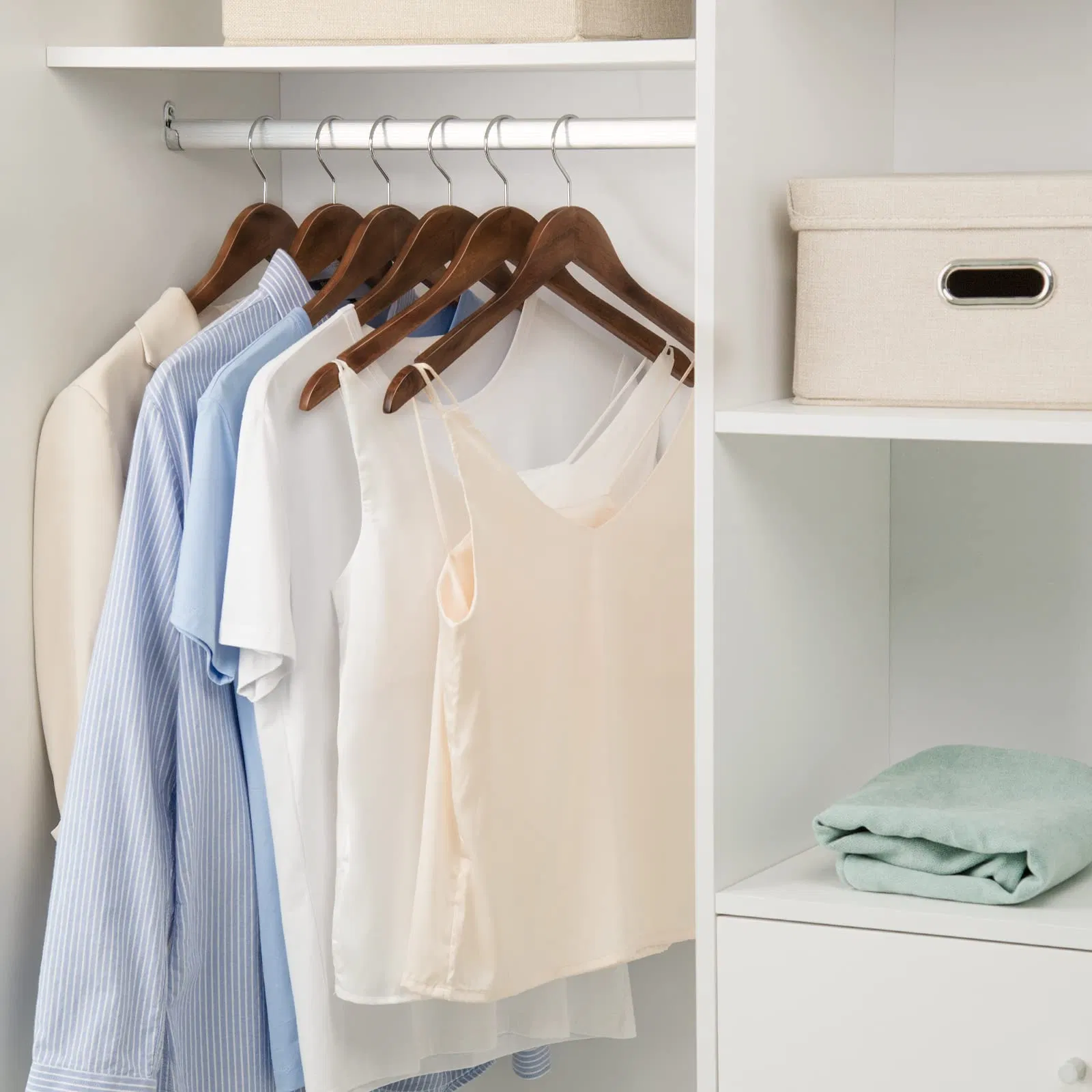 Solid Gugertree Wood Clothes Hangers Notches Anti-Rust Chrome Hook 10 PCS Retro