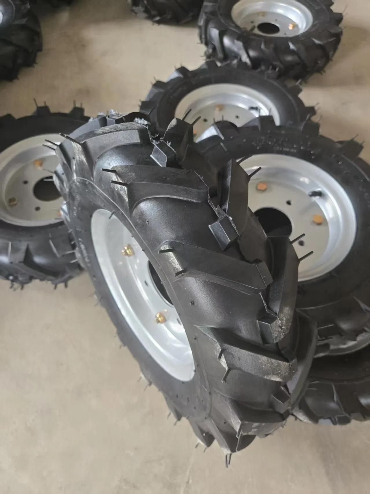 5.00-12 Agriculture Tractor Tire Wheelbarrow Tyre with R1 Pattern