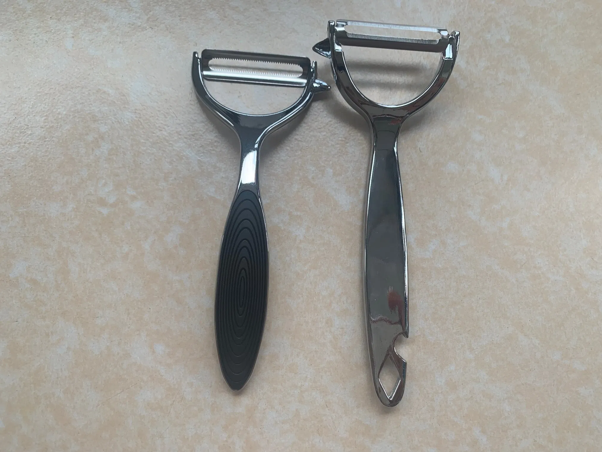 Multifunctional Kitchen Gadget Fruit Vegetable Ultra Sharp Stainless Steel Swiss Julienne Swivel Y Potato Peeler