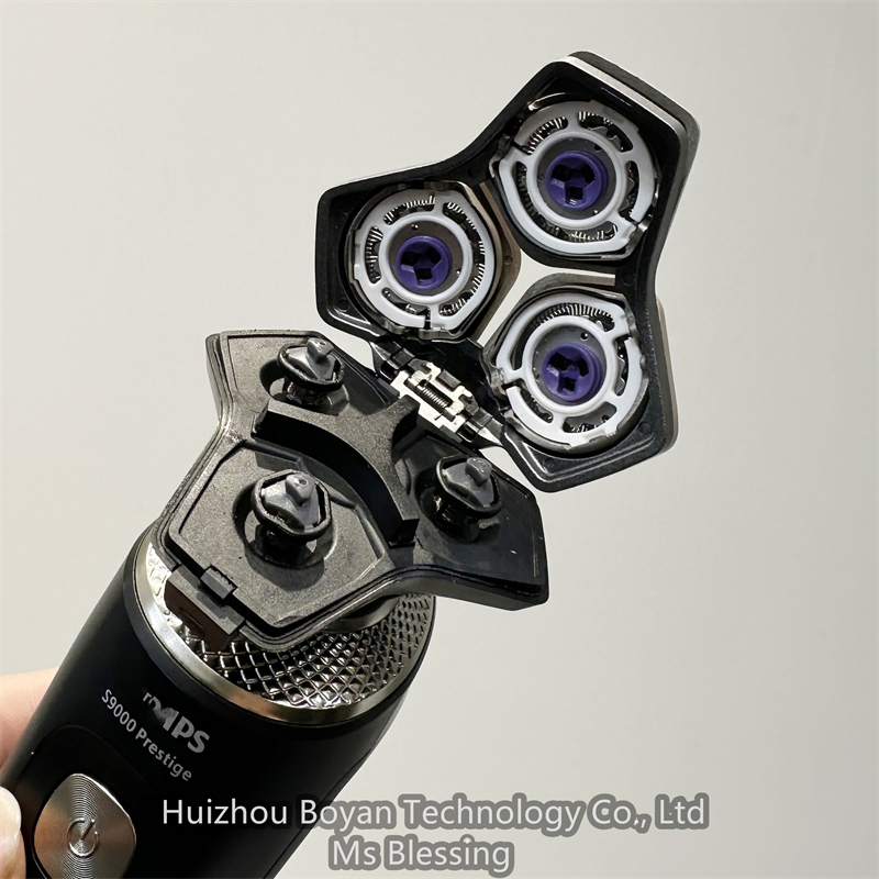 Phylips S9000 Prestige Powerful Shaver for 7 - Day Beard Grooming