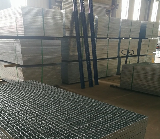 Factory High Quality Hot-DIP Galvanized Heavy Duty Walkway Steel Grating