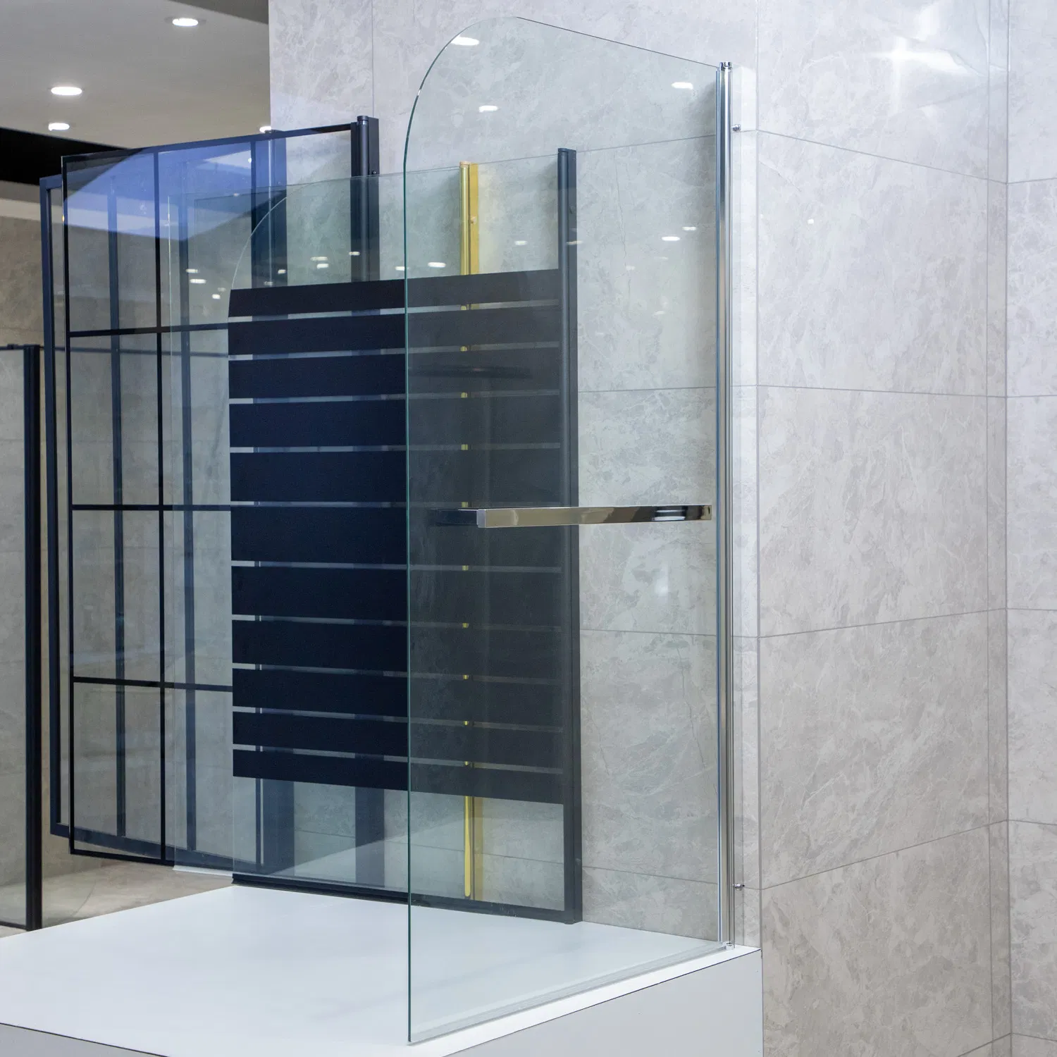 Custom Bathroom Bathtub Screen with Fluted Glass and Matt Black Finish