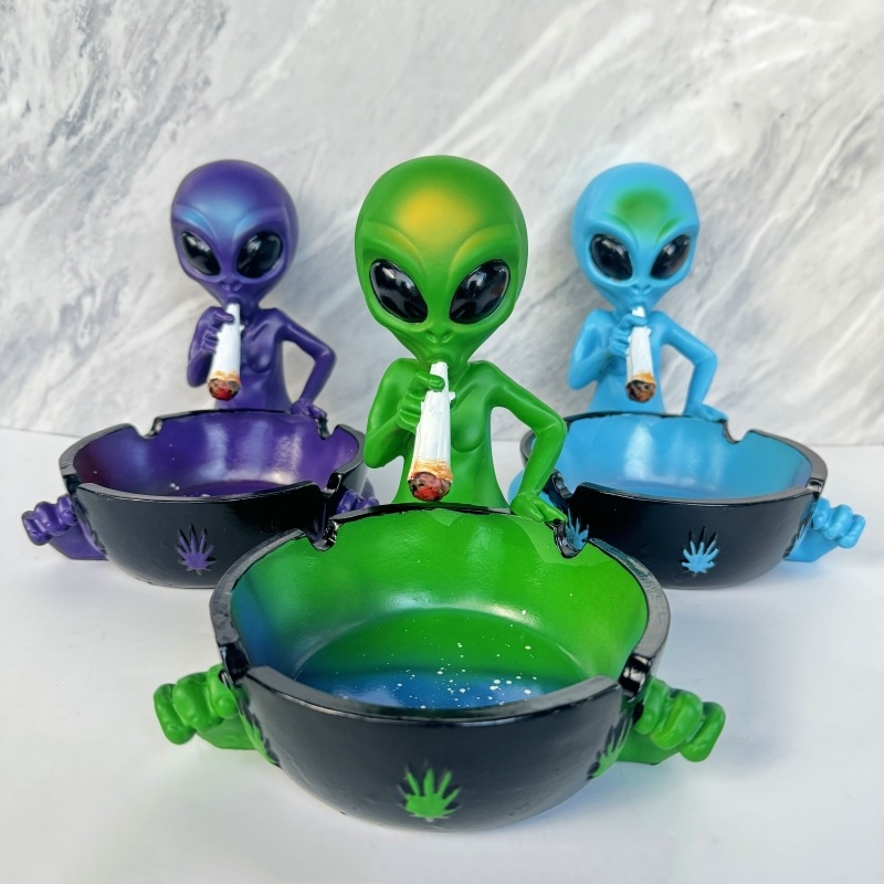 Smoking Accessories Wholesale Fancy Alien Cigar Ashtray Resin Ashtray