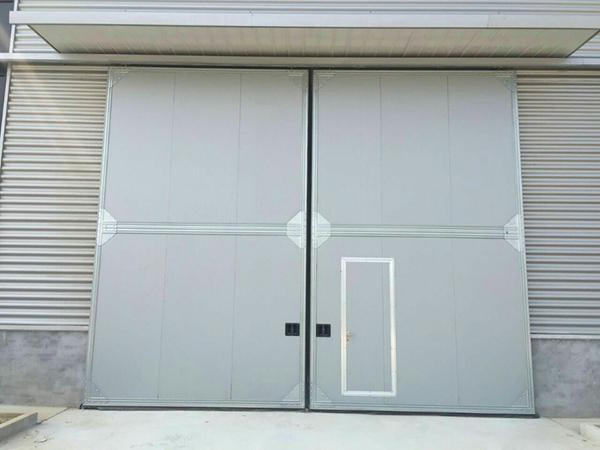 Industrial Sliding Door, Galvanized Steel Surface, PU Foam Injection