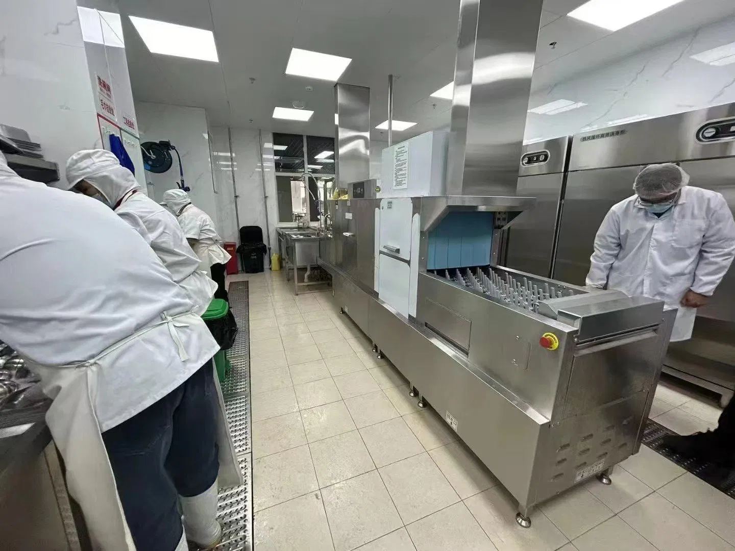 Channel-Type High-Efficiency Commercial Dishwasher for Restaurant Kitchens