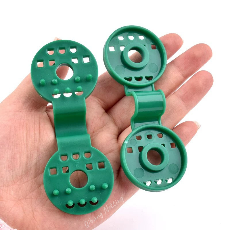 Supportive Green Plastic Shade Cloth Fasteners for Garden Netting and Plant Support