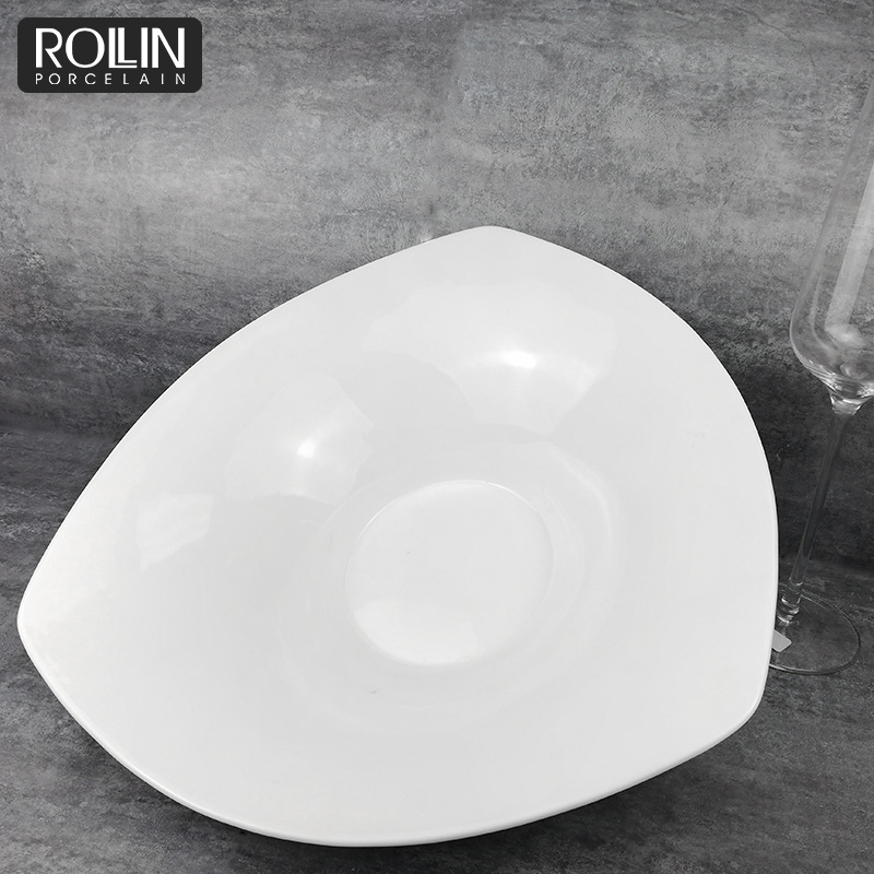 Hot Selling Porcelain Triangle Salad Bowl for Hotel