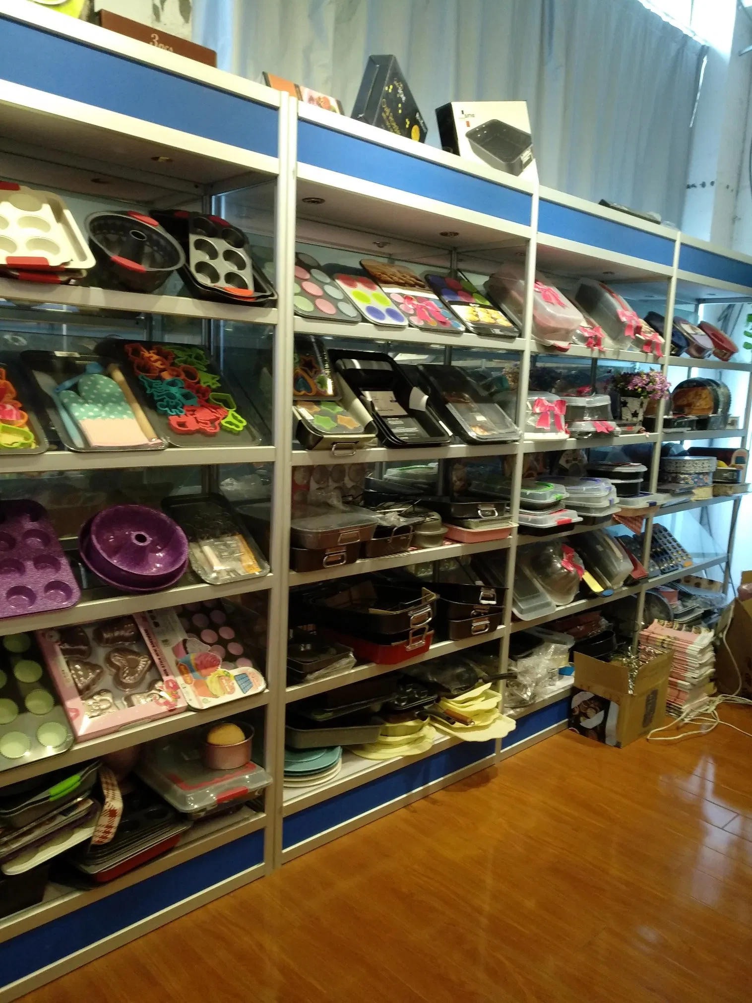 Non Stick Carbon Steel 0.4mm Cake Baking Mold Silver Ceramic Bake Pan