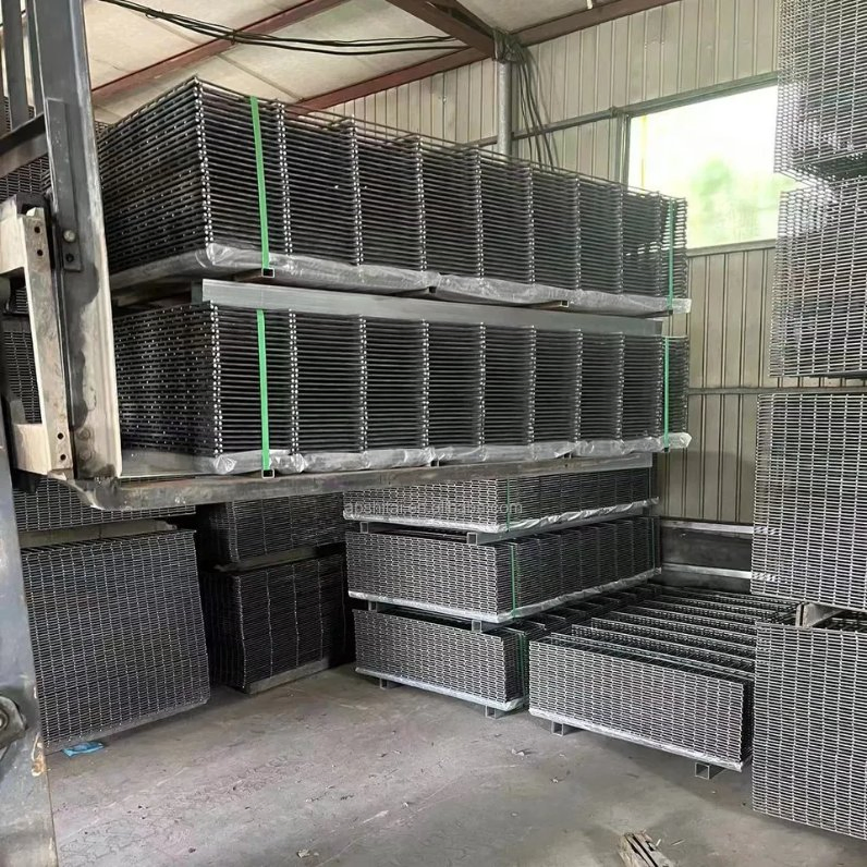 Curving Mesh Fence for Highway Protection (Factory Supply)