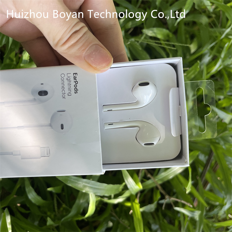 Наушники проводные USB-C, белые, в ухо