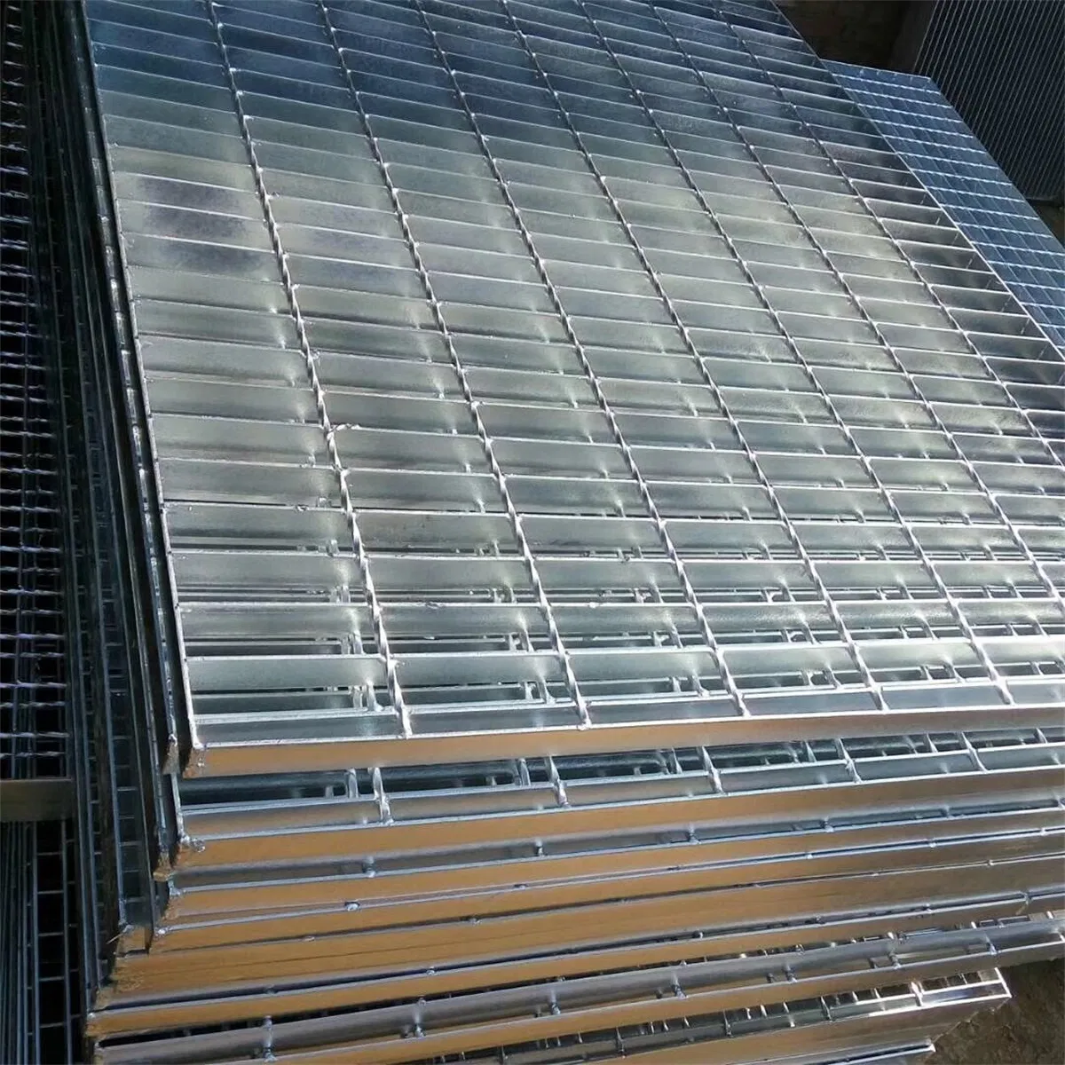 Galvanized Carbon Steel Serrated Bar Grating for Ship