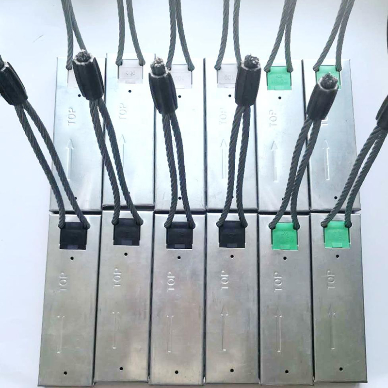 Single Loop Box for The Connection of Columns and Walls