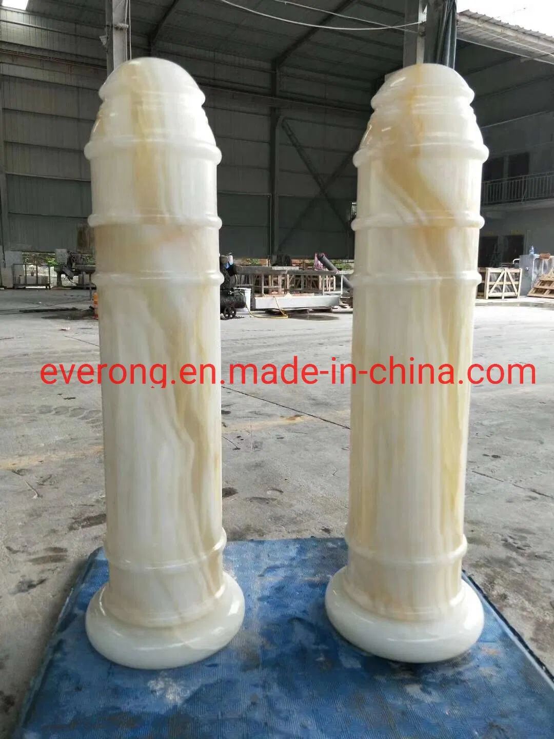 High Polished Onyx Marble Pillar or Column for Interior Room Decoration