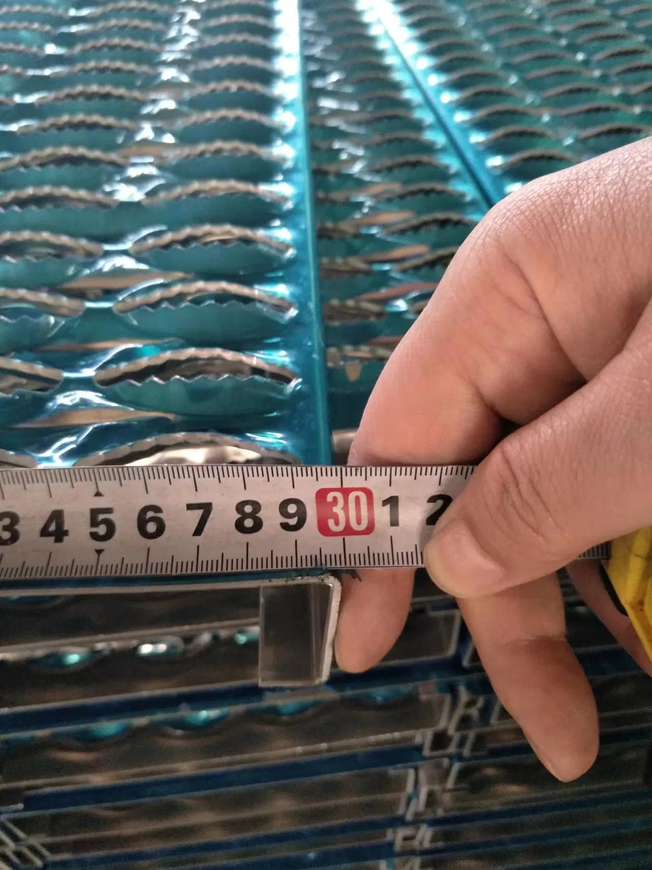 Tec-Sieve Perforated Metal Walkway/Catwalk/Grip Strut Safety Grating
