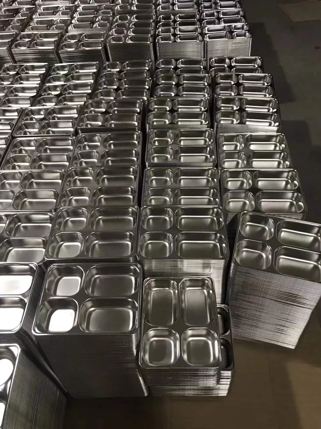 Durable 201 Stainless Steel 4/5 Compartment Rectangular Dinner Plate Fast Food Plate