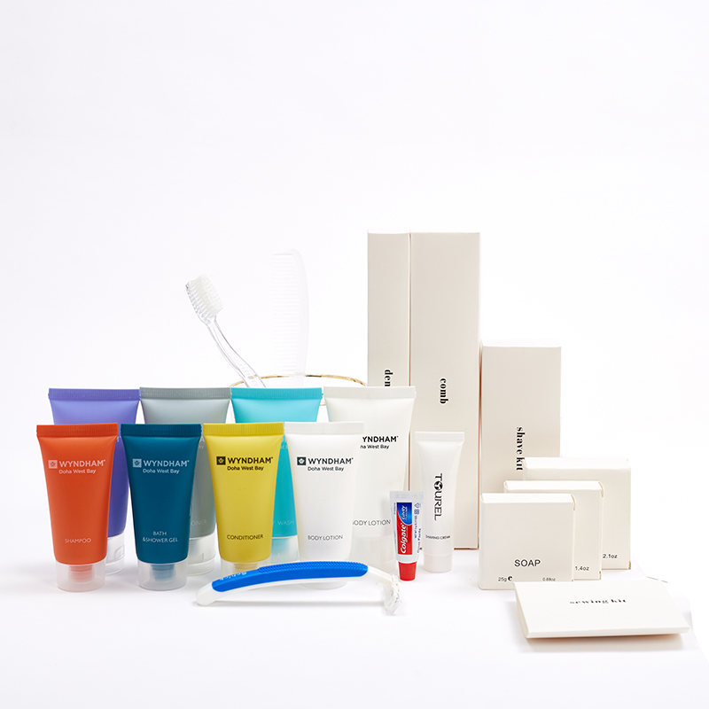 Custom Logo Disposable 5 Star Hotel Room Amenities Set Luxury Hotel Bathroom Size Soaps and Toiletries Set