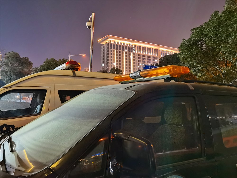 Желтая светодиодная мигающая строб-лампа Haibang для строительных машин с динамиком