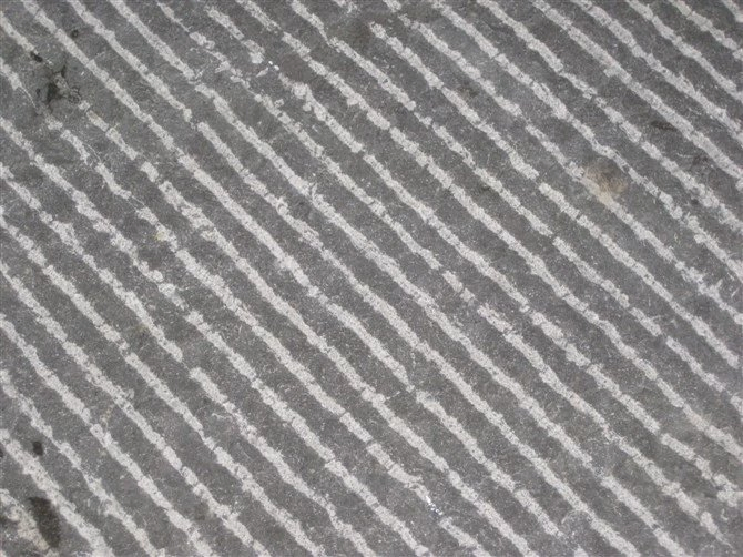 Building Material Natural Limestone Grooved/Honed/Tumbled Bluestone for Floor Tiles and Paving Stone and Wall Cladding/Facade