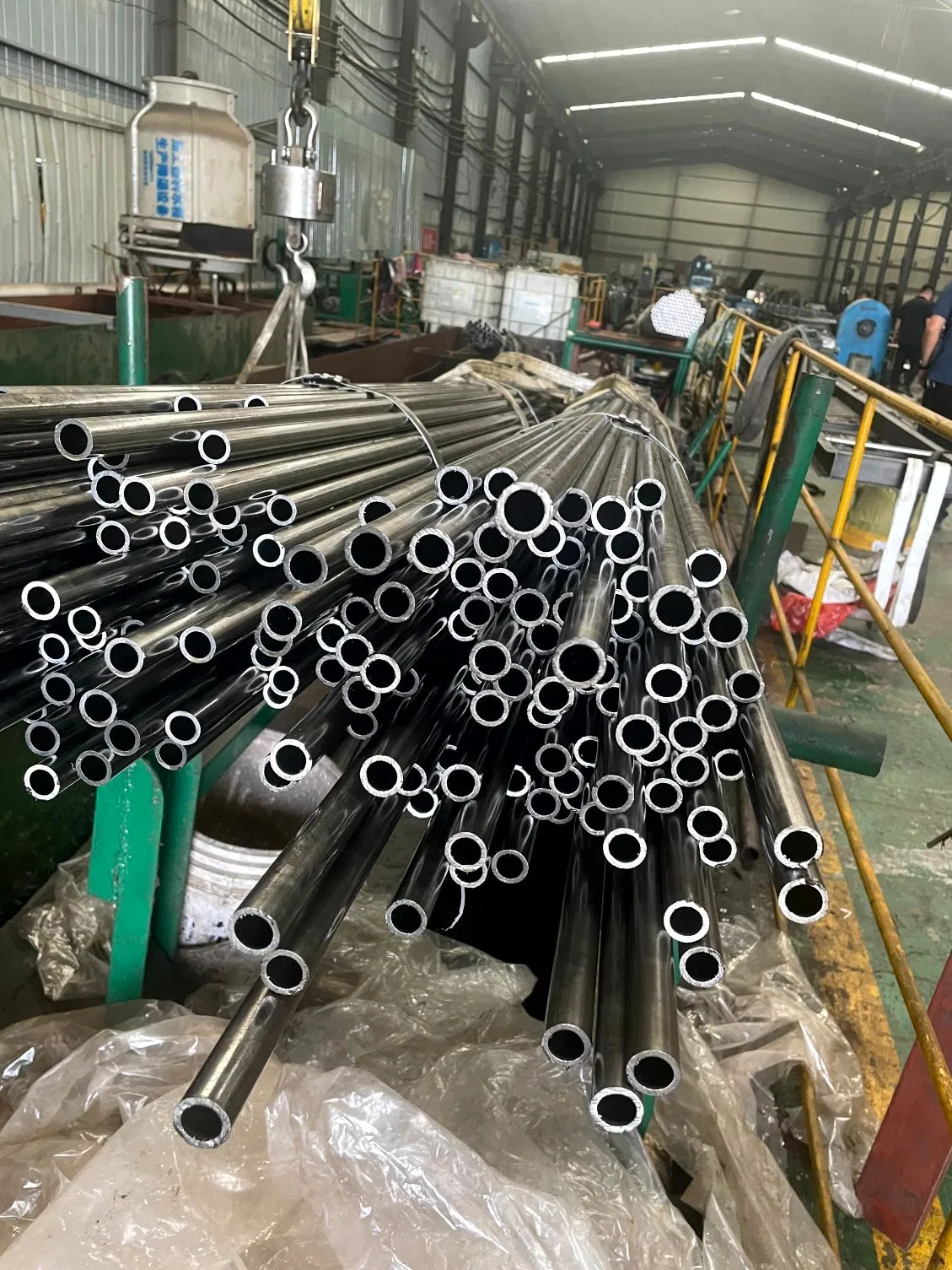 High Pressure Alloy Seamless Pipe for Hydraulic Systems in Heavy Machinery