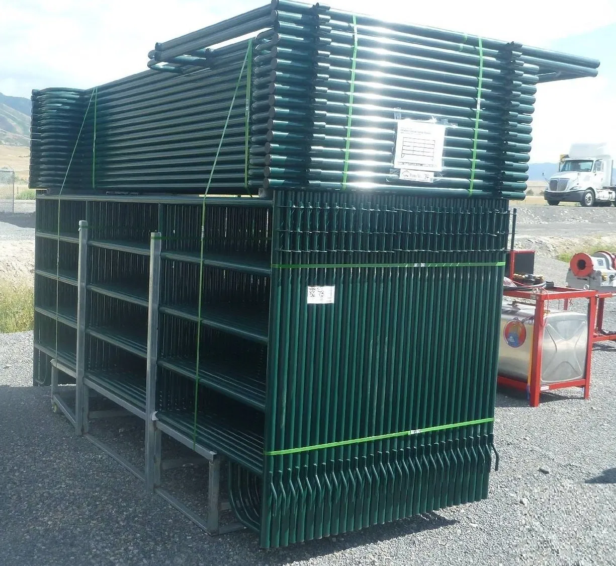 Farm Metal Yard Fence Panel Steel Corral Heep Sliding Gate Cattle Horse