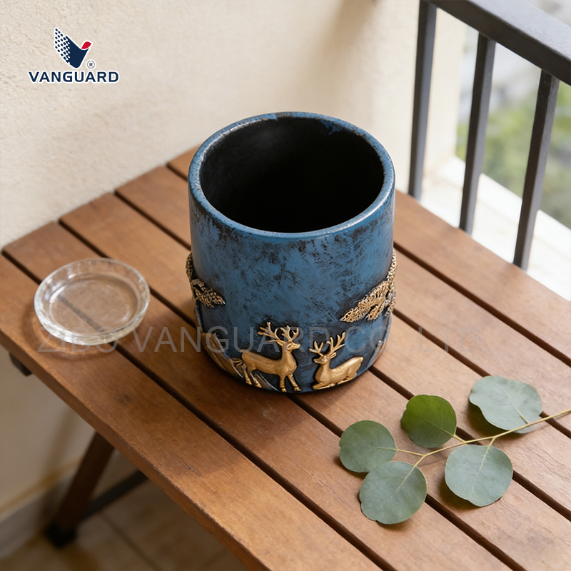 Wholesale Gift Christmas Ornament Top Collection Resin Storage Box Custom Resin Statue for Home Decoration