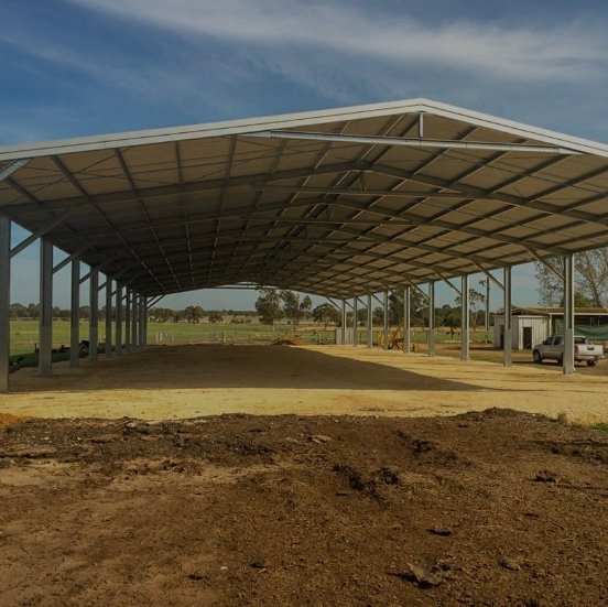 Durable Hot DIP Galvanized Steel Dog Hay Shed Structure for Outdoor Use