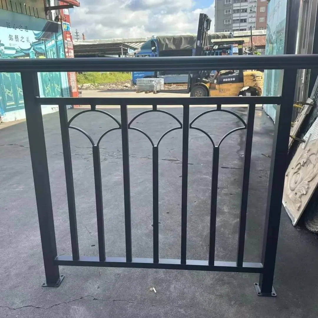 Chinese Inspired Perforated Aluminum Balcony Fence with Intricate Lattice Patterns and Modern Protective Coating